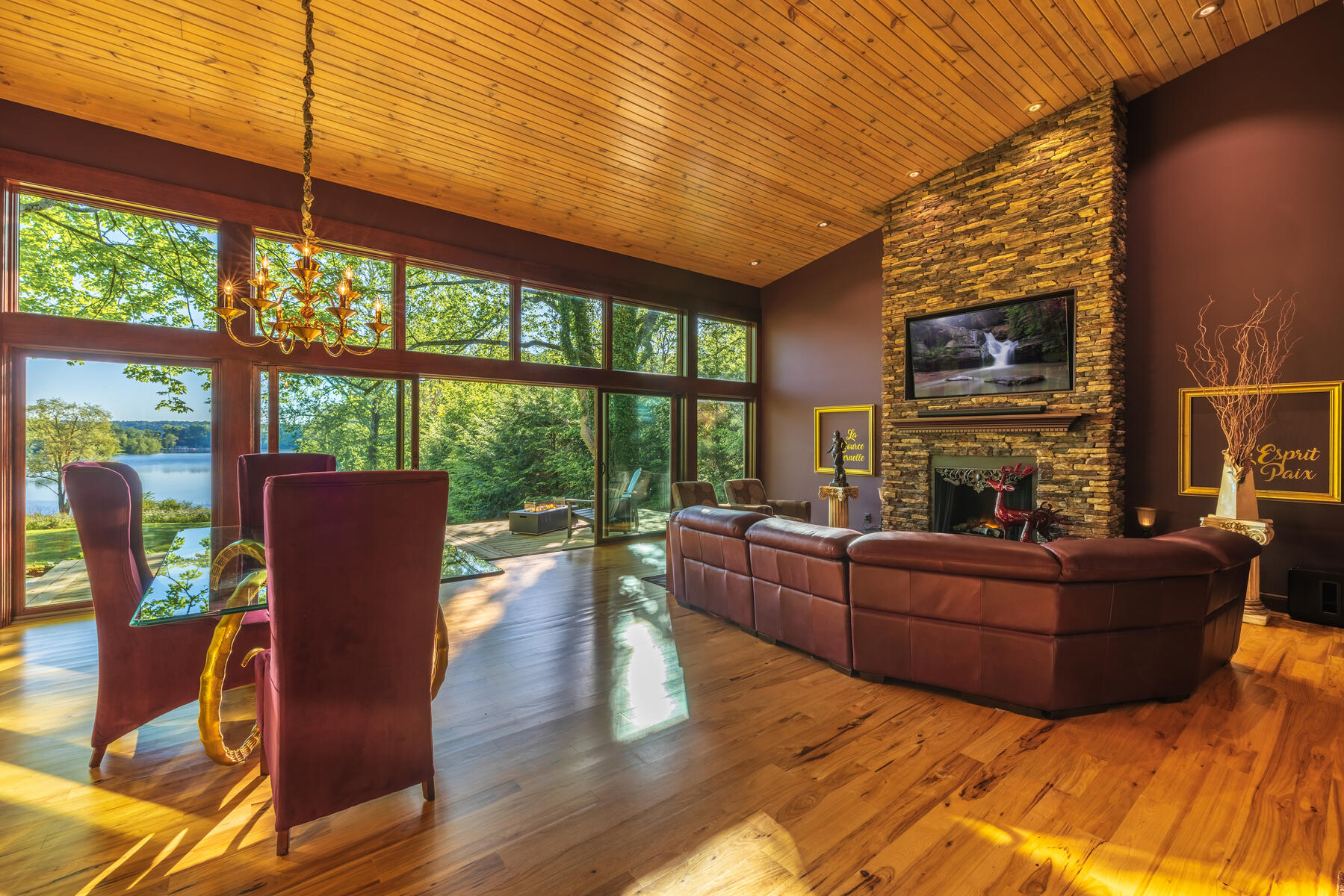 3 a JZP_LakeVueInterior_070