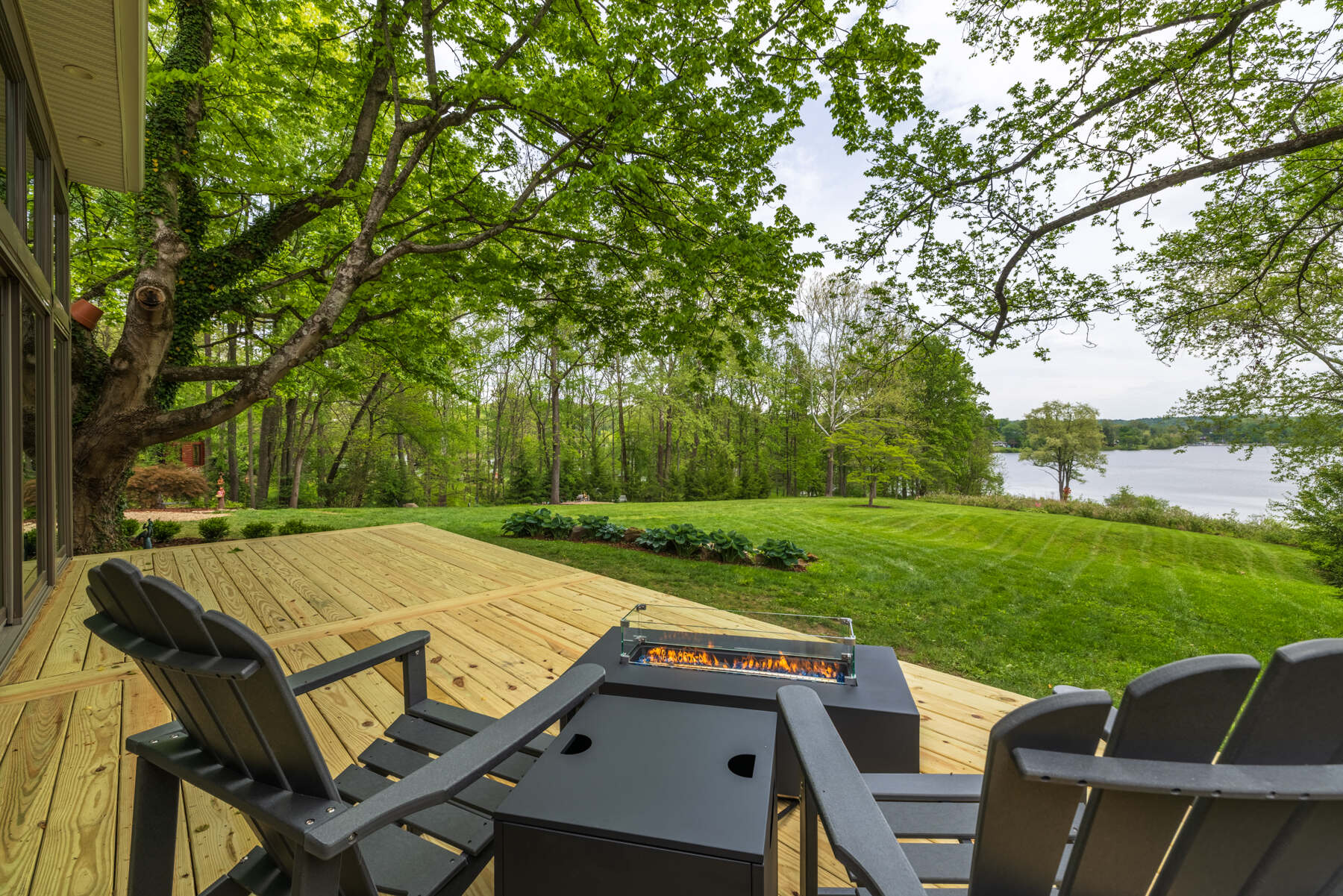 JZP_LakeVueExterior_023