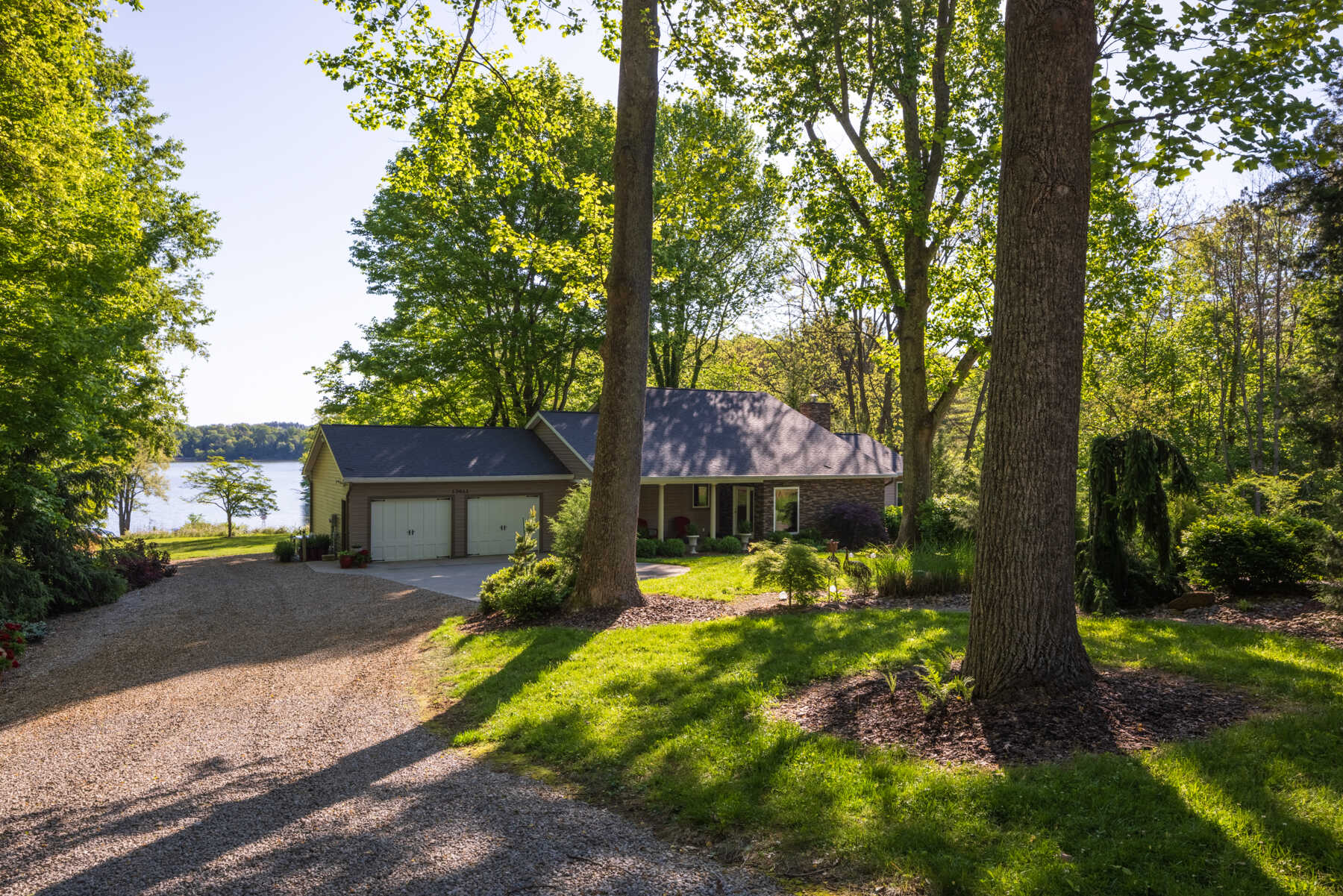 JZP_LakeVueExterior_058